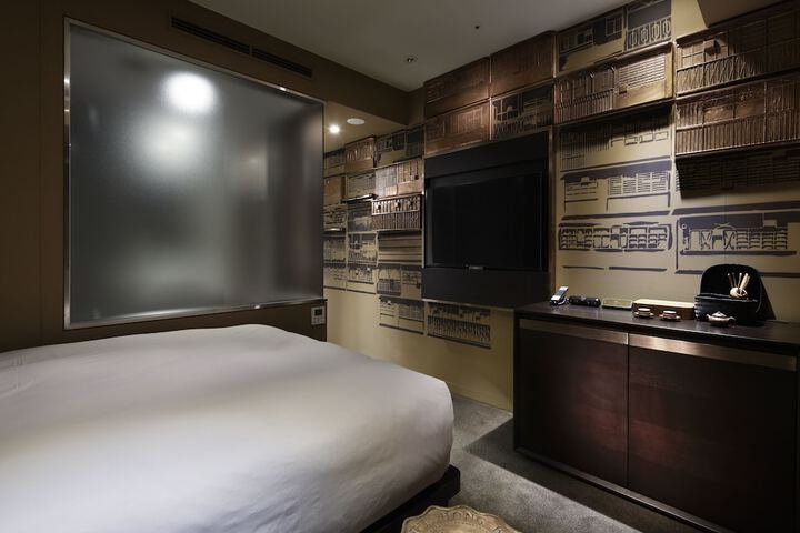 Room 6 of 127