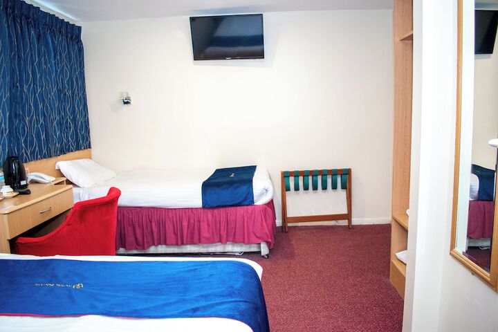 Room 85 of 157