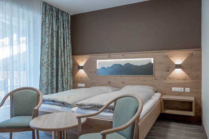 Room 10 of 38