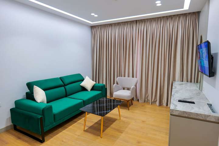 Room 52 of 102