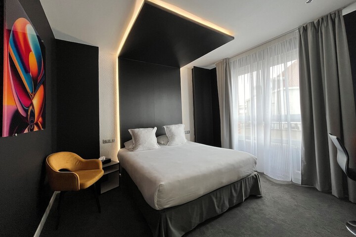 Room 44 of 62
