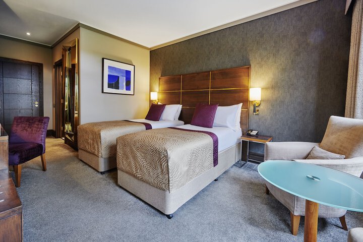 Room 12 of 36