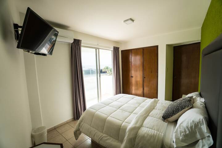 Room 4 of 37