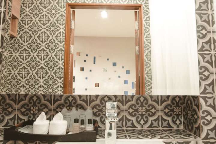 Room 83 of 167