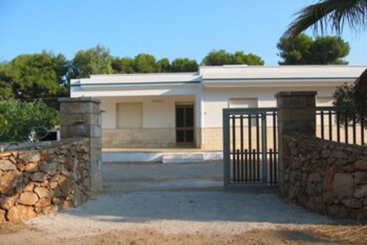 Hotel Exterior 14 of 33