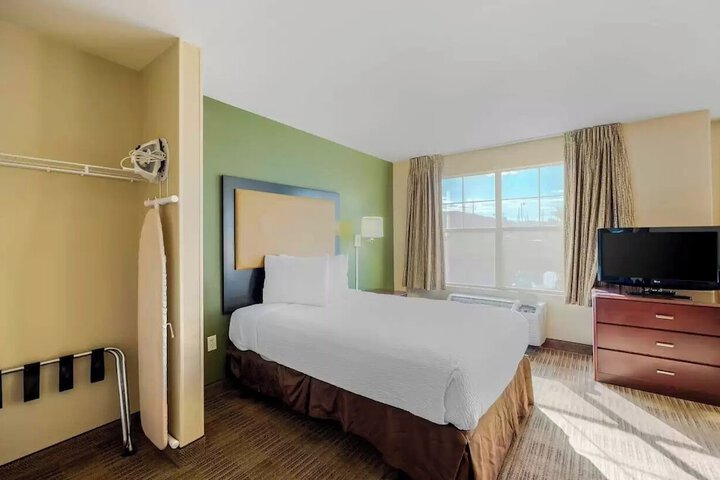 Suite Queen Bed (11 of 19)