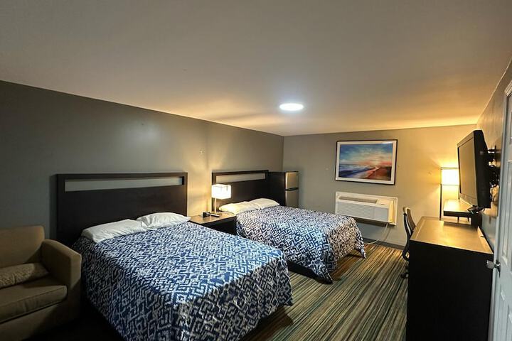 2 Double Beds (3 of 4)
