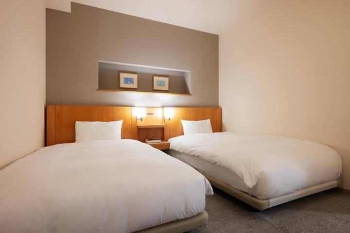 Room 3 of 14