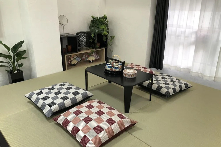 Room 7 of 8