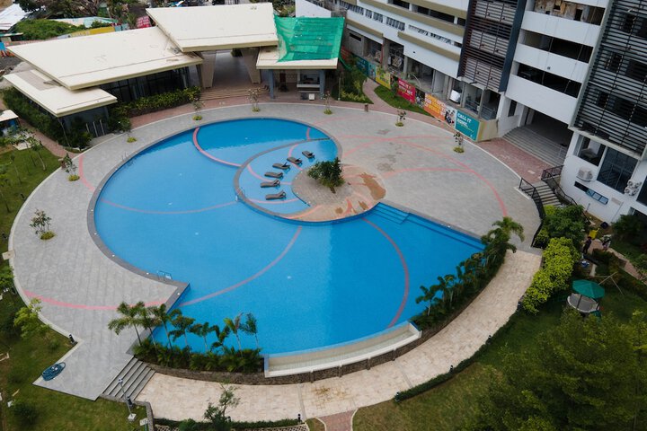 Pool 24 of 34