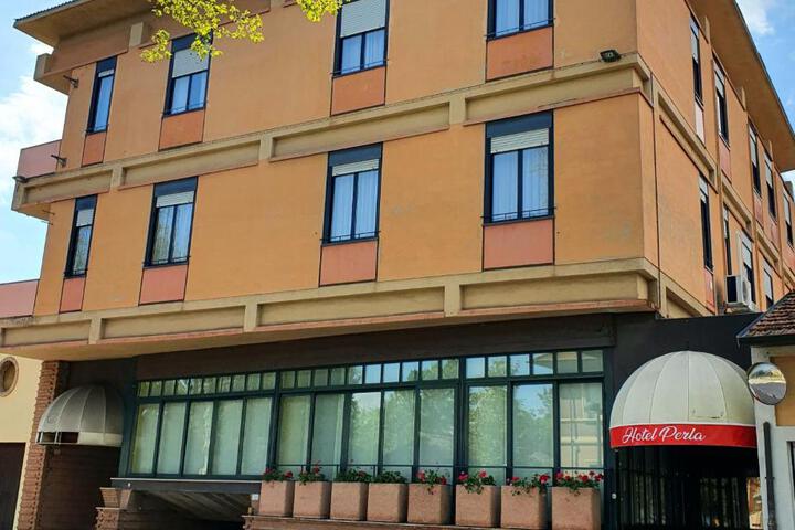 HOTEL PERLA