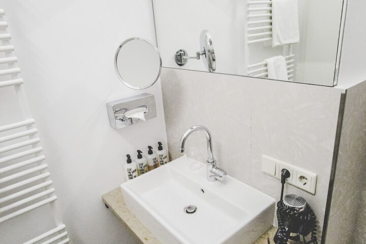Room 32 of 43