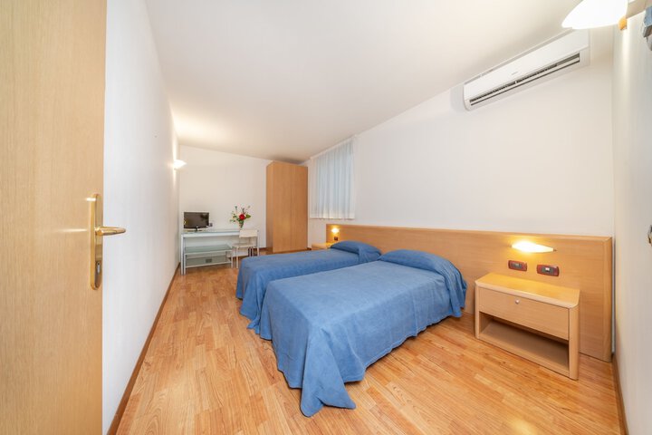 Room 7 of 54