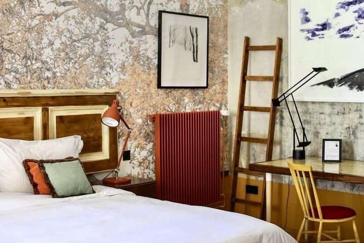Room 3 of 42