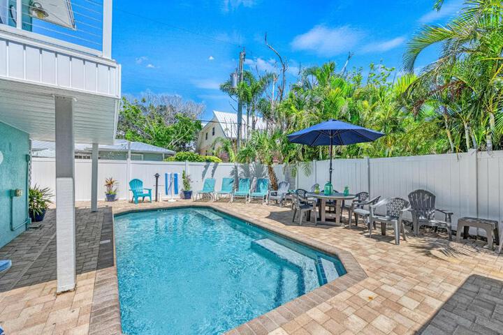 Exterior of Lantana - 5251A