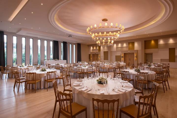 Ballroom/Hall 226 of 283