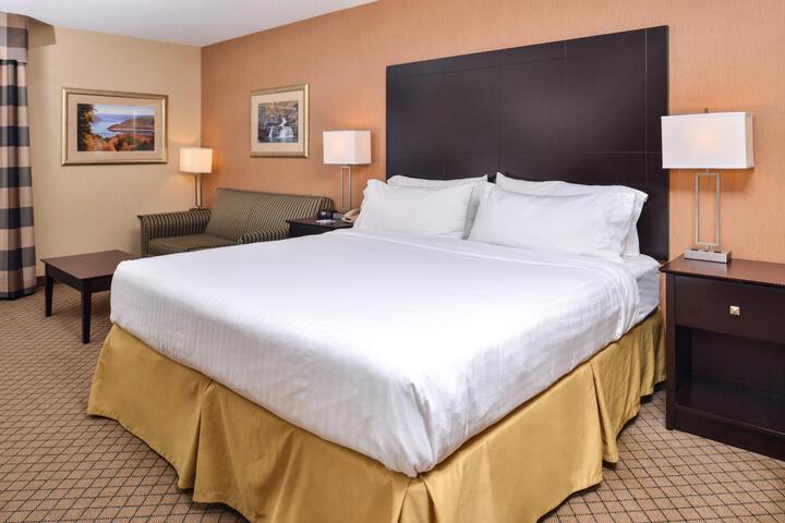 2 Queen Beds (3 of 15)