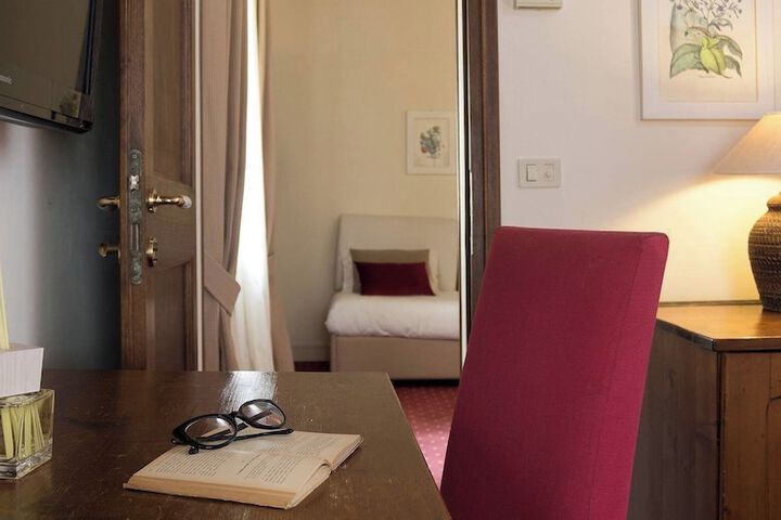 Room 14 of 37