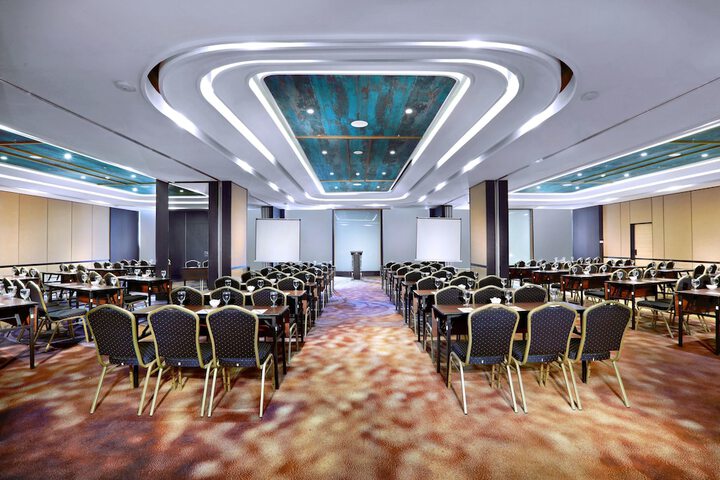 Ballroom/Hall 41 of 50