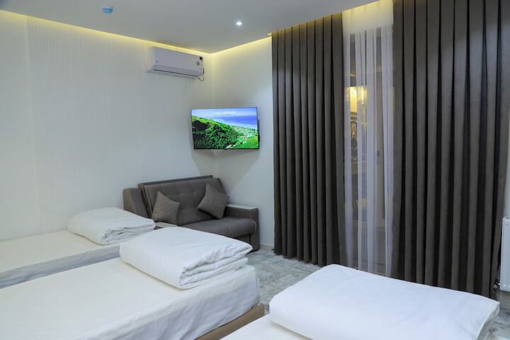 Room 16 of 33