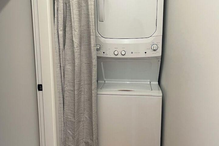 Room 5 of 103