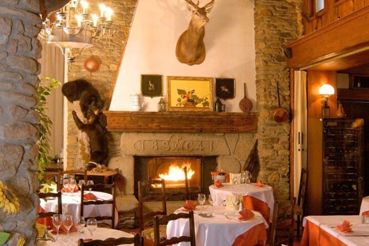 Dining 45 of 55