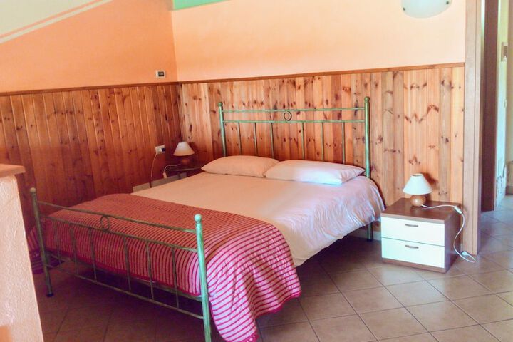 Room 9 of 49