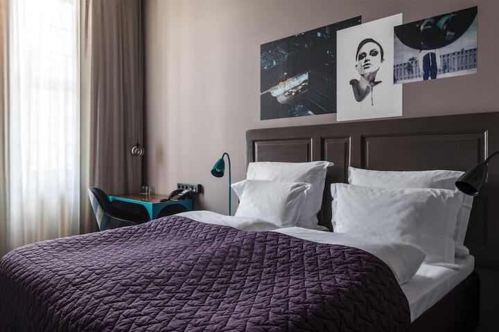 Room 30 of 94