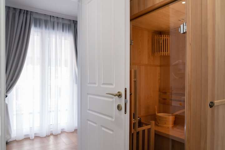Room 51 of 63