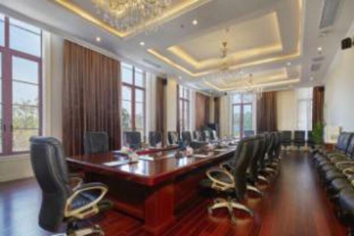 Room 9 of 23