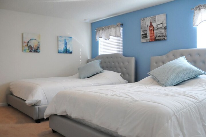 Room 9 of 48