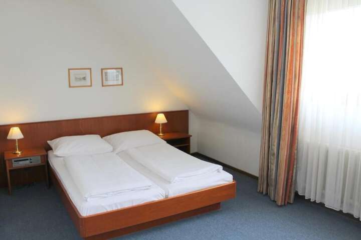 Room 12 of 44