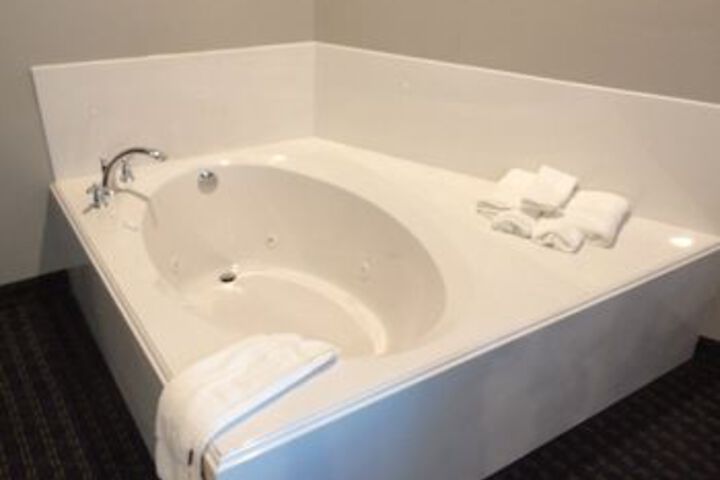 Hot Tub 61 of 65