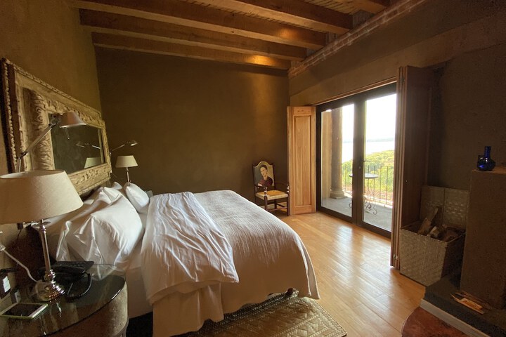 Room 25 of 85