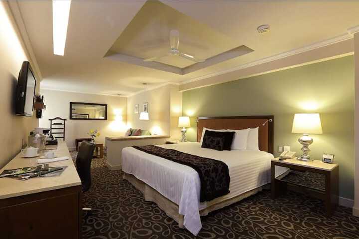 Room 2 of 44