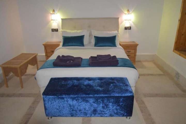 Room 12 of 40