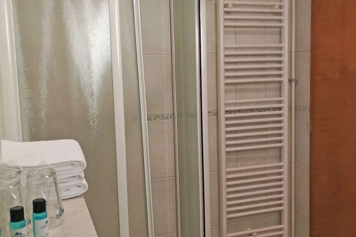 Room 34 of 49