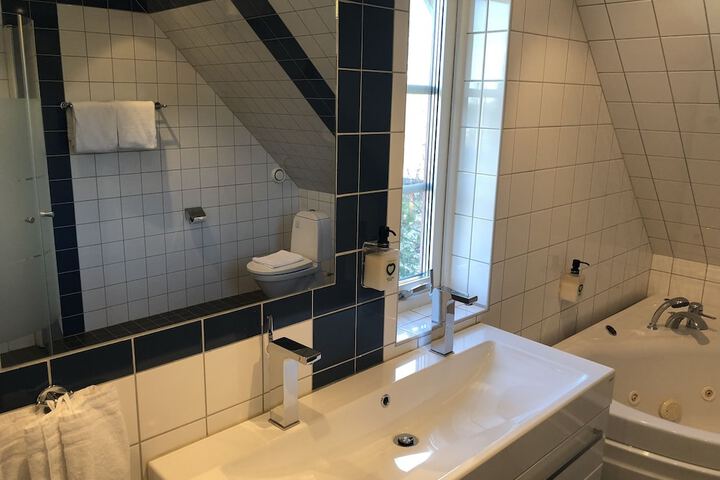 Room 65 of 74