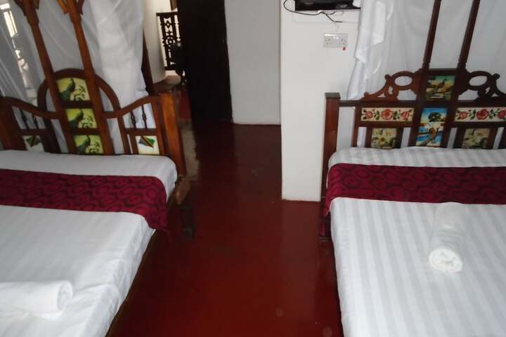 Room 11 of 39