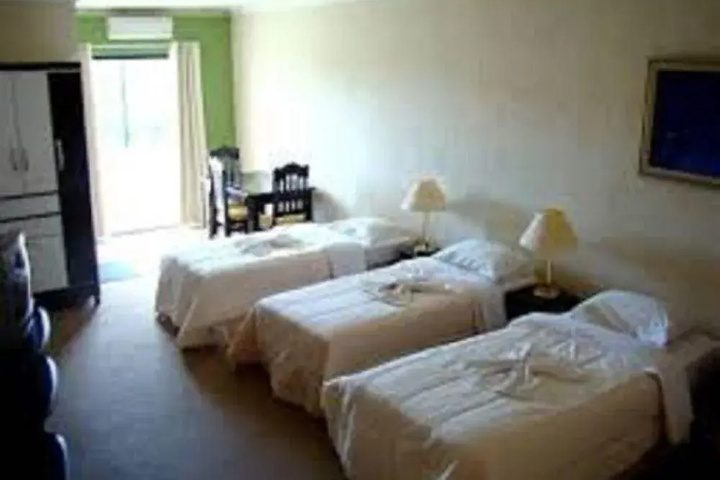 Room 7 of 18