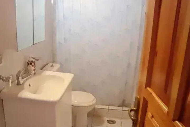 Room 7 of 11