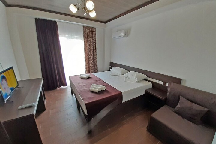 Room 8 of 47