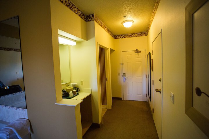 Breakfast/Coffee Service 13 of 24