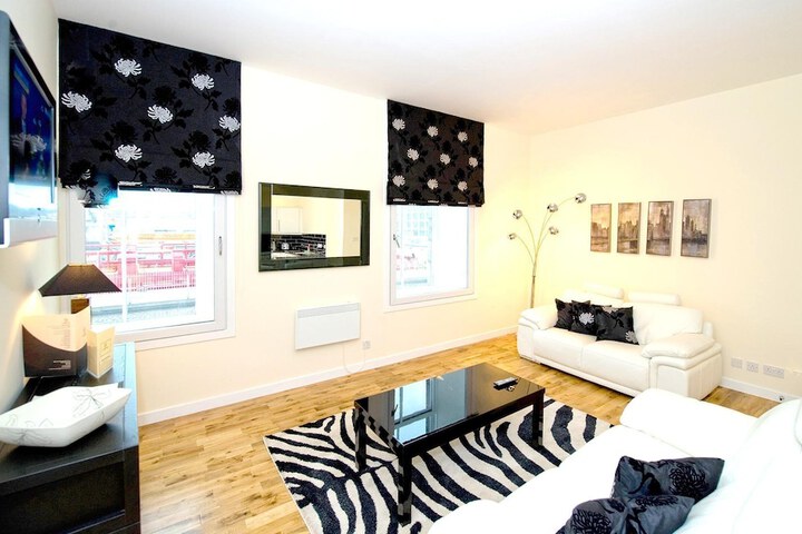 Room 7 of 77