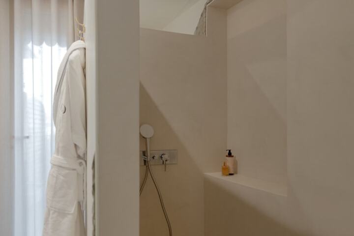 Room 712 of 780