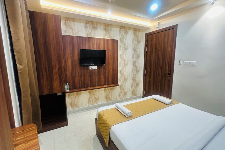 Room 28 of 74