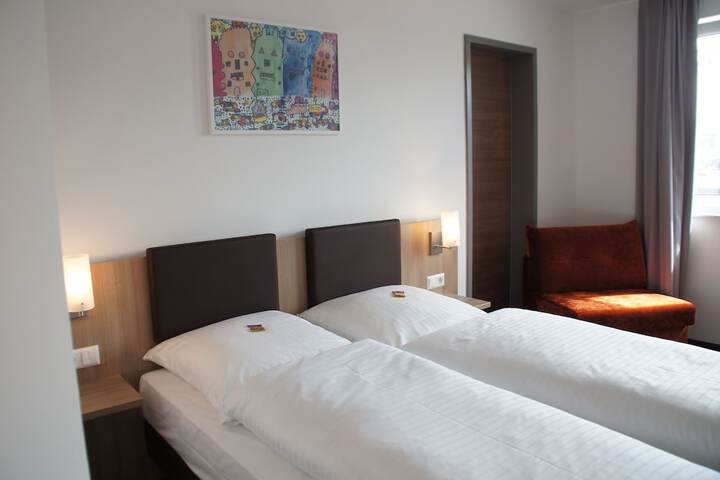 Room 5 of 31