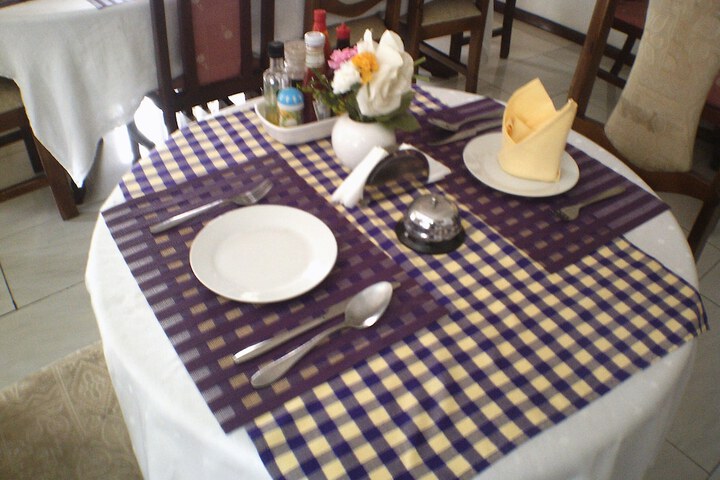 Dining 20 of 32
