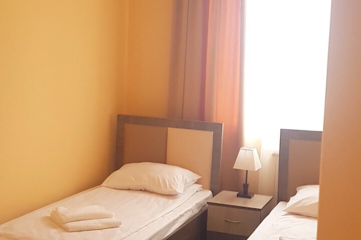 Room 32 of 36