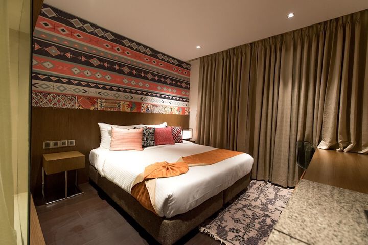 Room 4 of 52